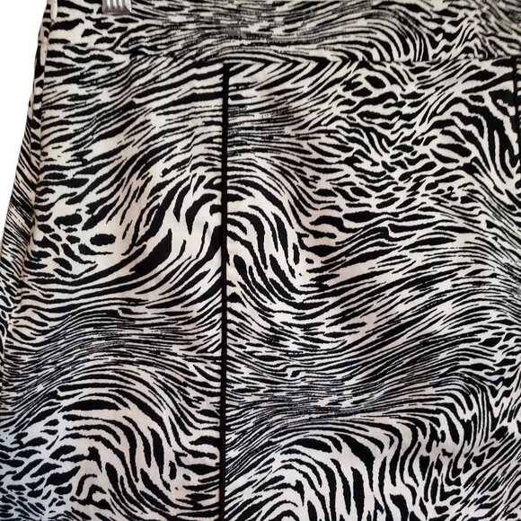 M.D.L. New York Skirt Zebra Print - Picture 3 of 11